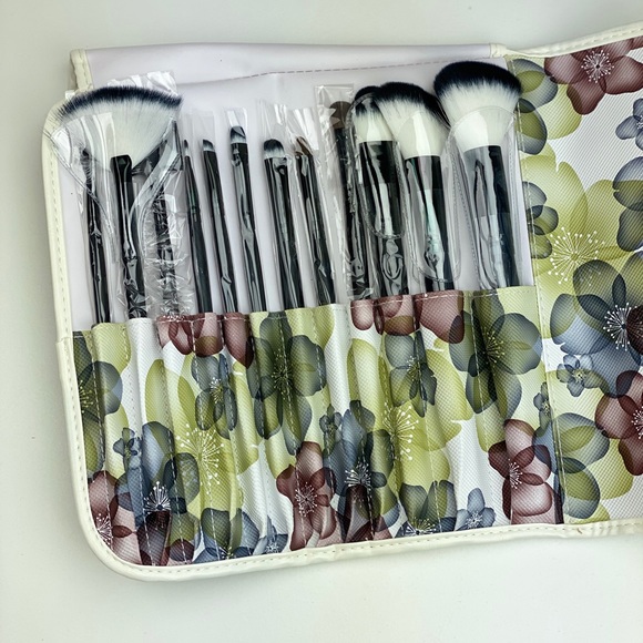 Unimeix Other - Unimeix Makeup Brush Set NEW